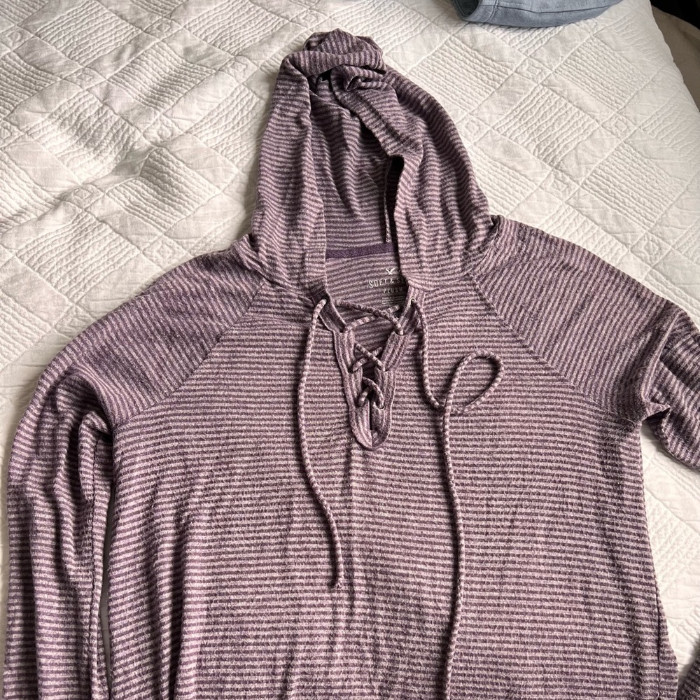 American eagle lace front hooded long sleeve